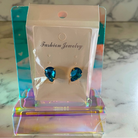 Clip on blue inverted tear drop earrings - Picture 2 of 2